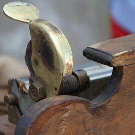 Alte Maschine zum abschneiden des Endstücks einer Zigarre