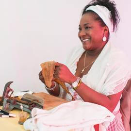 Zigarrendrehenin bei der Vorstellung auf einem Event