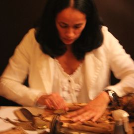 Foto von der Herstellung einer Zigarre per Hand