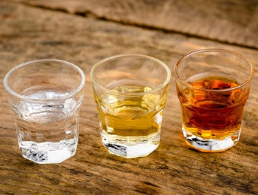 3 kleine Probiergläser mit verschiedenen Rumsorten bei einem Rum tasting Event